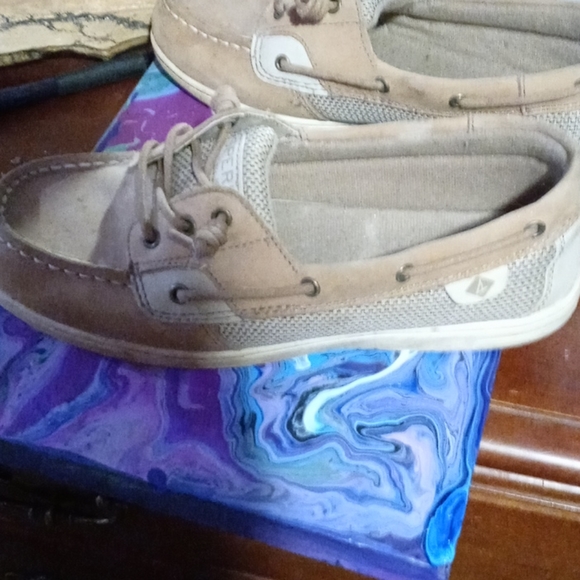 Sperry's - Picture 2 of 3